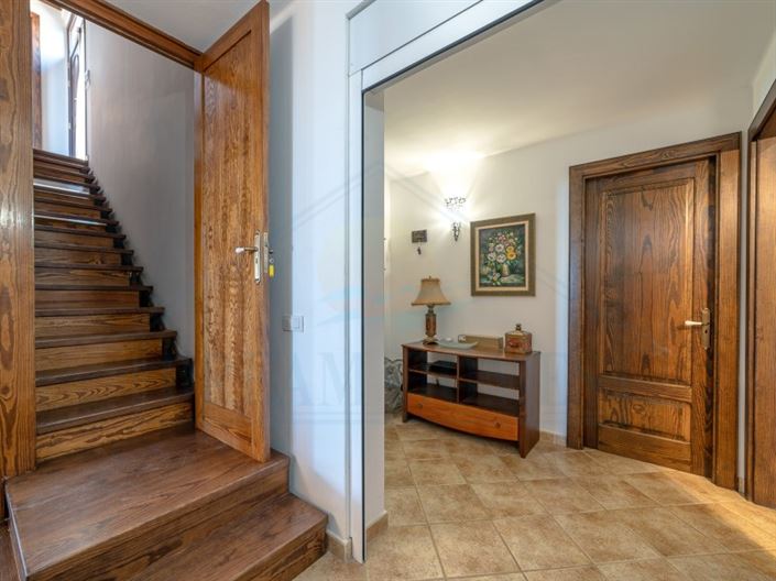 Image No.19-7 Bed House for sale