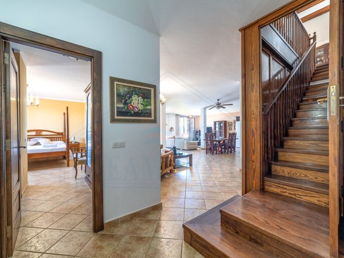 Image No.21-7 Bed House for sale