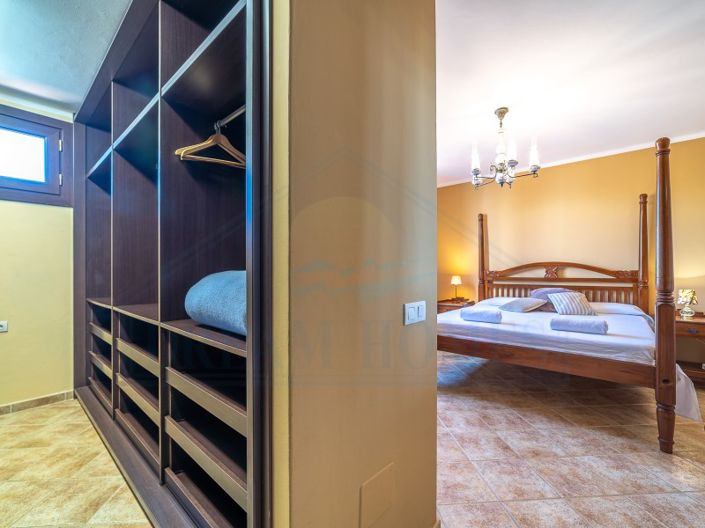 Image No.23-7 Bed House for sale