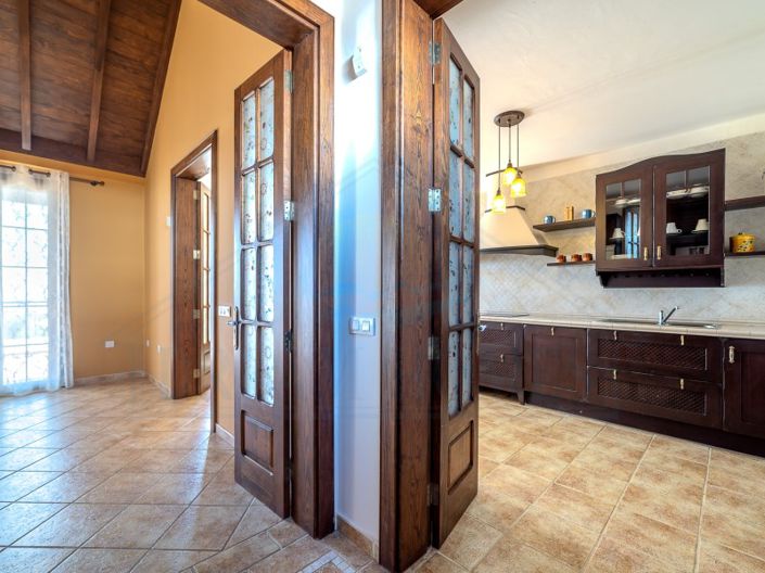 Image No.26-7 Bed House for sale