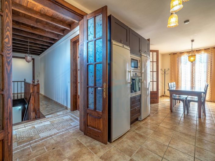 Image No.27-7 Bed House for sale