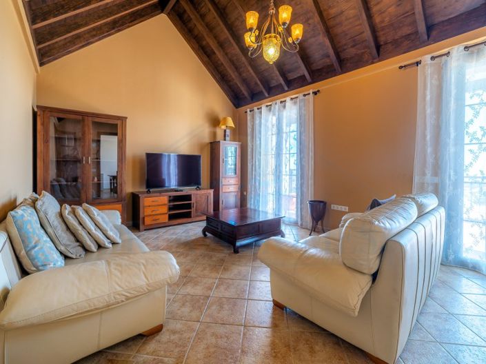 Image No.28-7 Bed House for sale