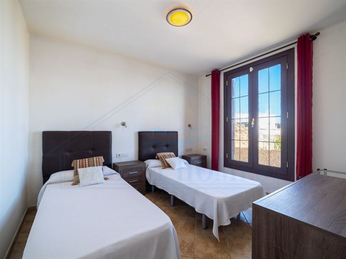 Image No.35-7 Bed House for sale