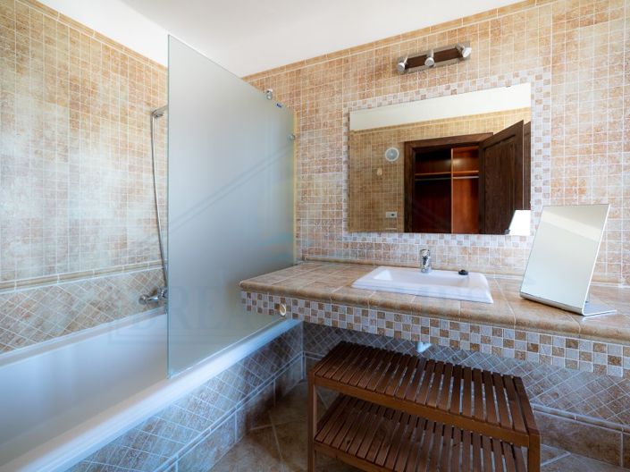 Image No.38-7 Bed House for sale