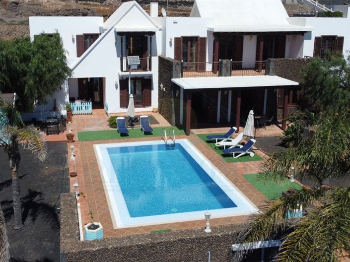 Image No.4-7 Bed House for sale