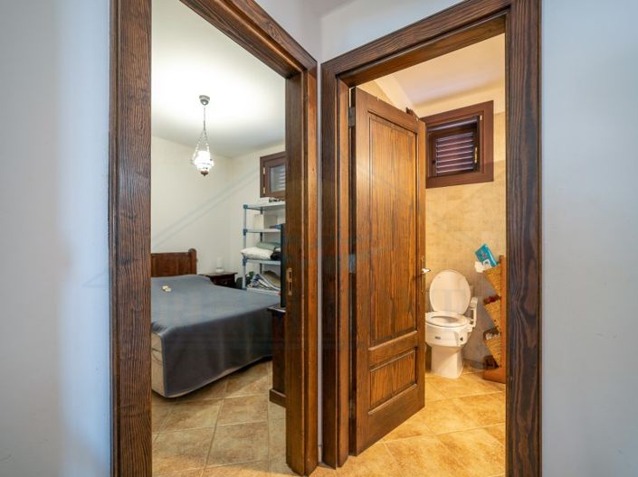 Image No.40-7 Bed House for sale