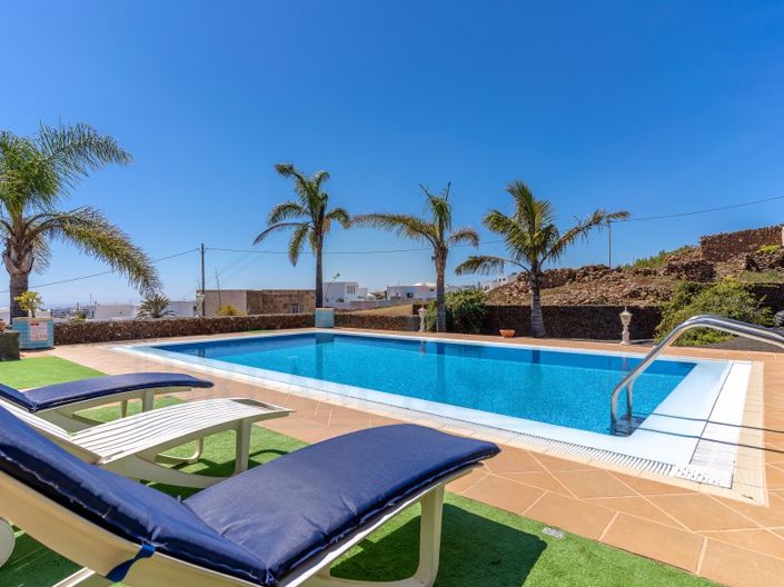 Image No.6-7 Bed House for sale