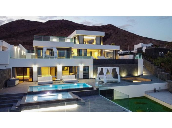 Image No.3-7 Bed Villa for sale