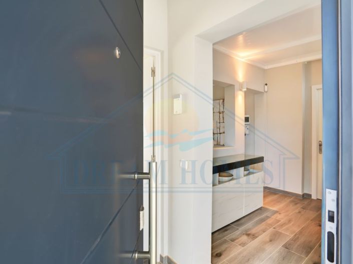 Image No.17-5 Bed Villa for sale