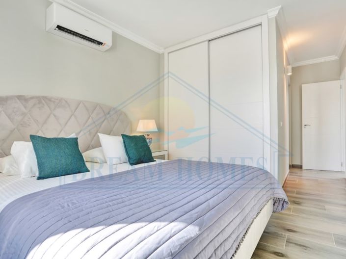 Image No.37-5 Bed Villa for sale