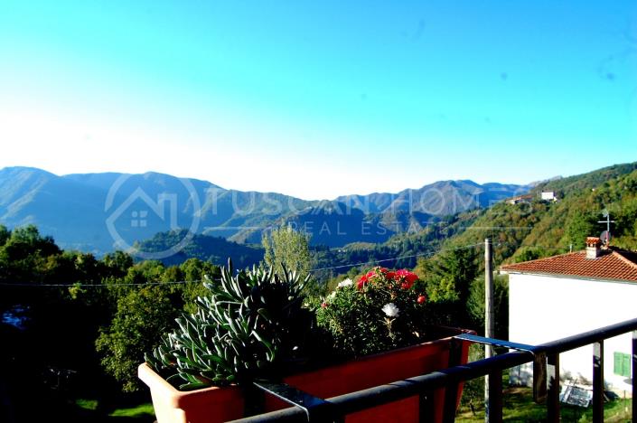 Image No.8-8 Bed Farmhouse for sale