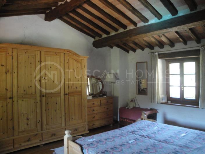 Image No.10-6 Bed Farmhouse for sale