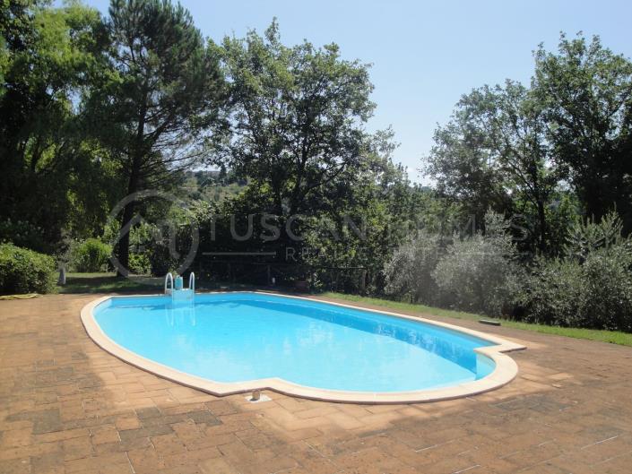 Image No.4-6 Bed Farmhouse for sale