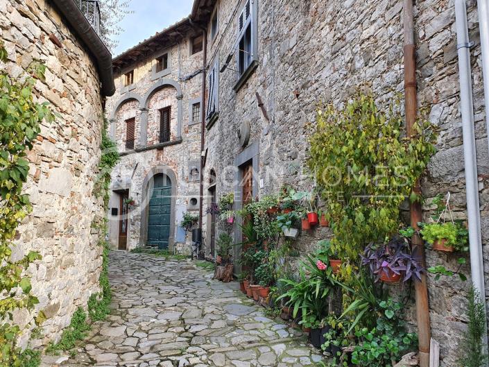 Image No.3-5 Bed Townhouse for sale