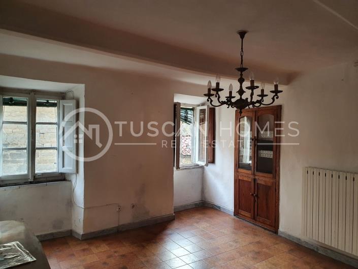 Image No.18-5 Bed Townhouse for sale