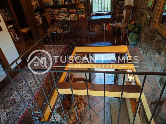 Image No.10-4 Bed Farmhouse for sale