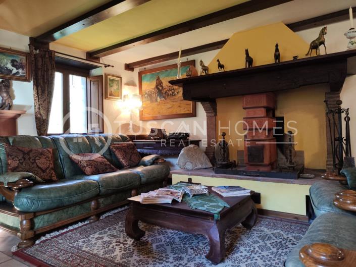 Image No.20-4 Bed Farmhouse for sale