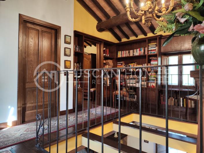 Image No.26-4 Bed Farmhouse for sale