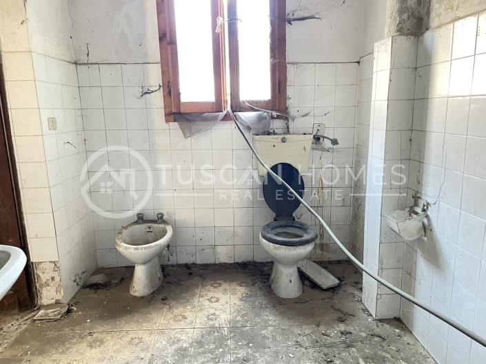 Image No.12-6 Bed Villa for sale