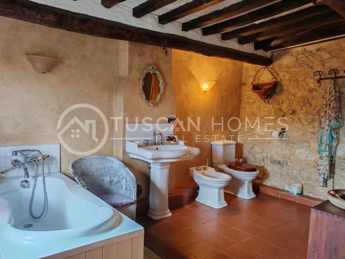 Image No.10-3 Bed Country House for sale