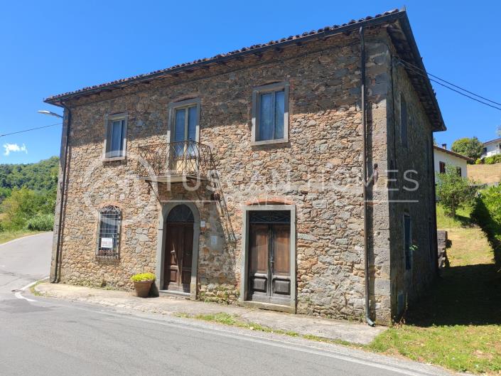 Image No.11-4 Bed Farmhouse for sale