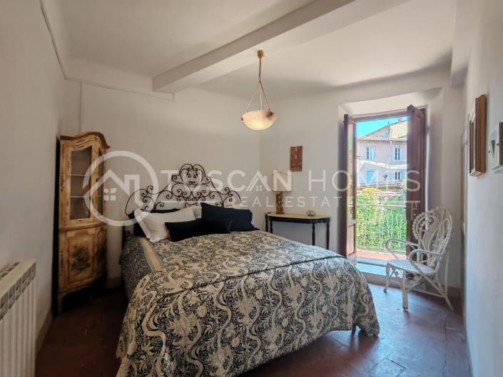 Image No.6-2 Bed Townhouse for sale