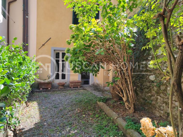 Image No.13-2 Bed Townhouse for sale