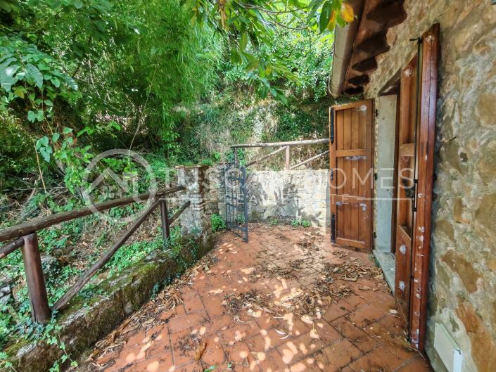 Image No.8-2 Bed Farmhouse for sale