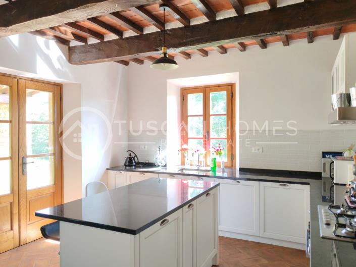 Image No.2-6 Bed Farmhouse for sale