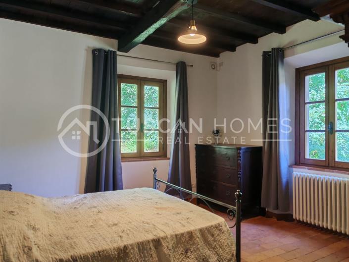 Image No.15-6 Bed Farmhouse for sale