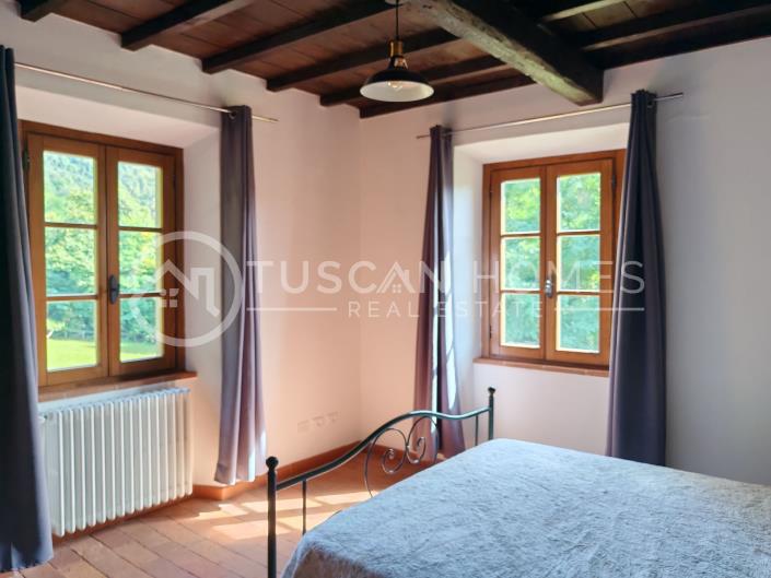 Image No.14-6 Bed Farmhouse for sale