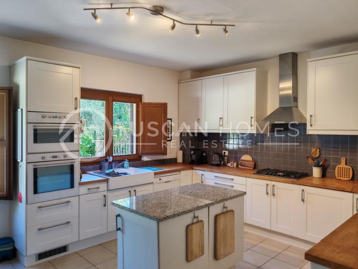 Image No.2-4 Bed Villa for sale