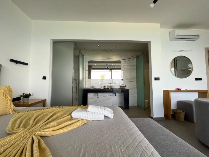 Image No.48-4 Bed Villa for sale