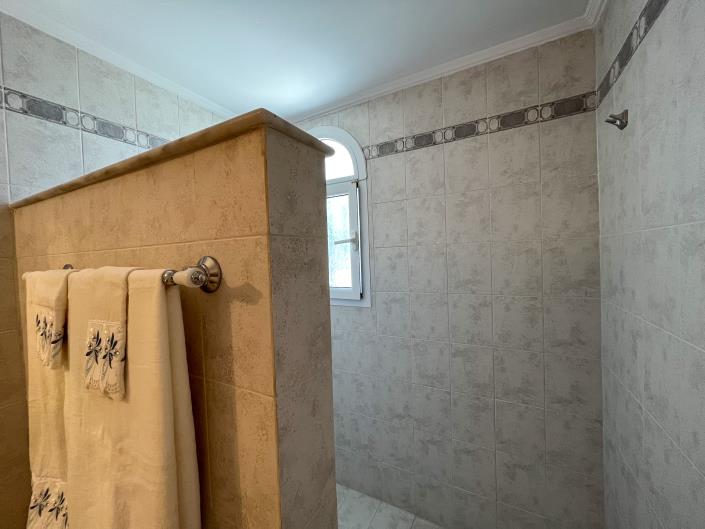 Image No.41-5 Bed Villa for sale