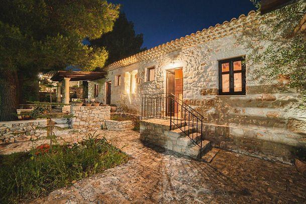 Image No.5-4 Bed Villa / Detached for sale