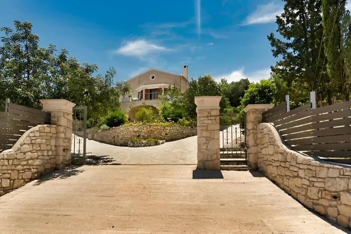 Image No.9-3 Bed Villa / Detached for sale