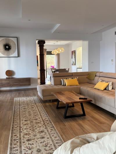 Image No.35-4 Bed Villa / Detached for sale