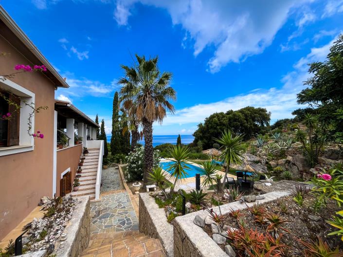 Image No.11-6 Bed Villa / Detached for sale