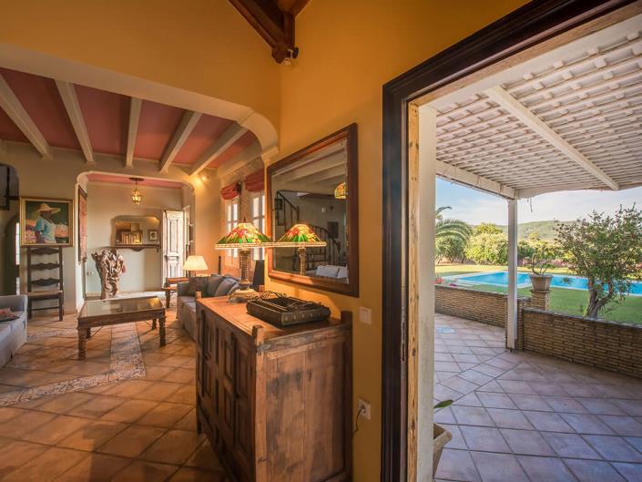 Image No.6-8 Bed Villa / Detached for sale