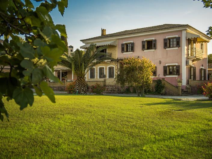 Image No.1-8 Bed Villa / Detached for sale