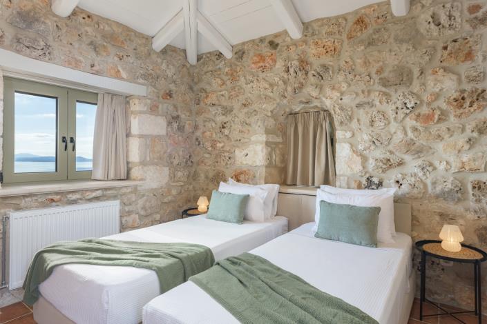 Image No.48-5 Bed Villa for sale