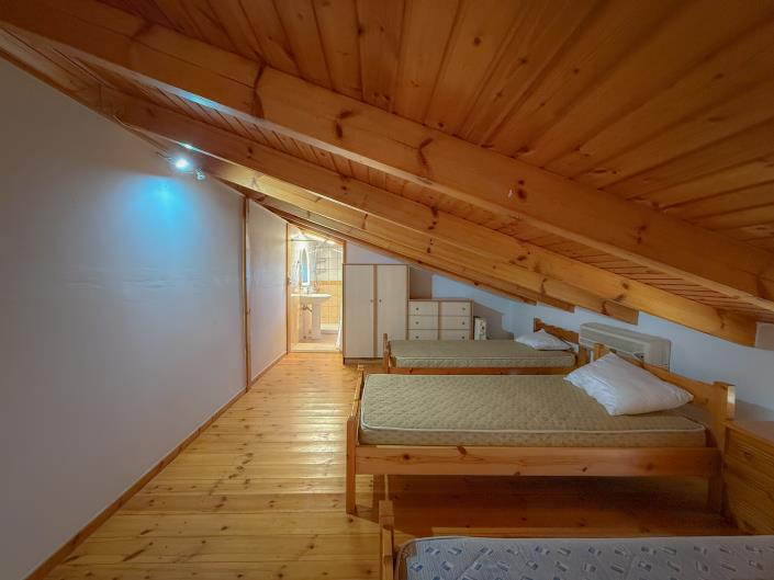 Image No.18-3 Bed House for sale