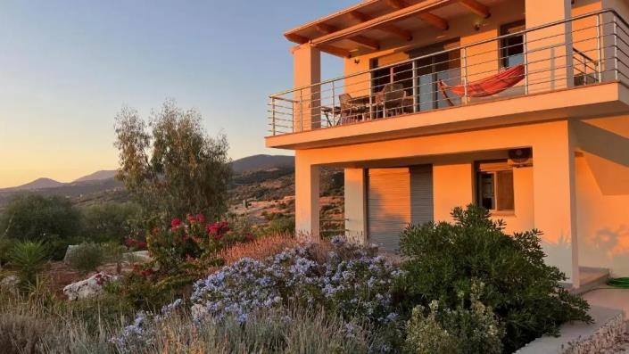 Image No.1-4 Bed Villa for sale