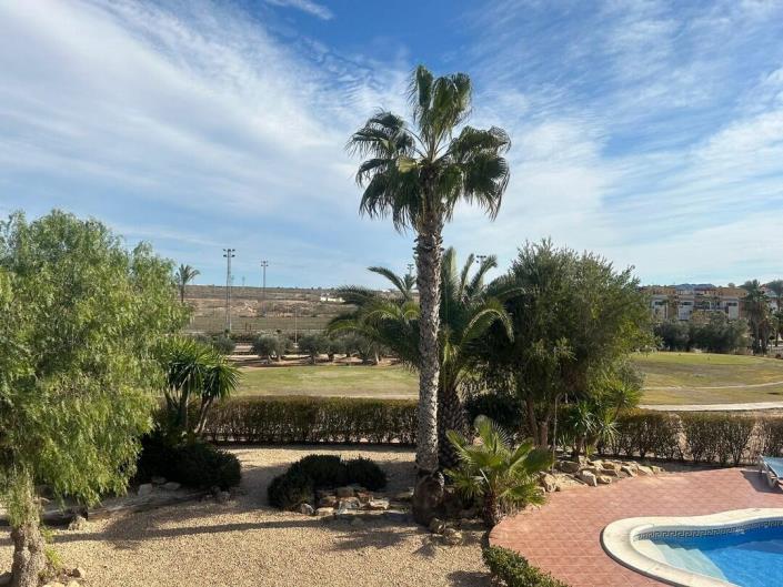 Image No.11-3 Bed Villa / Detached for sale