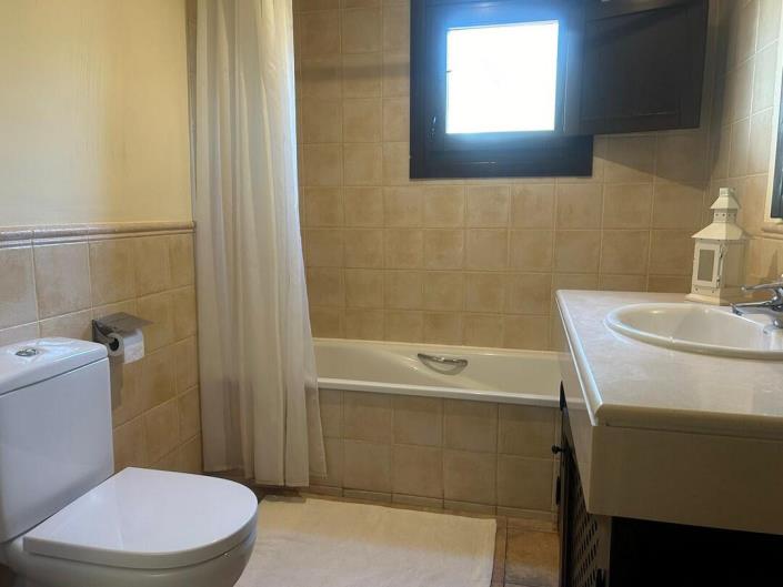 Image No.34-3 Bed Villa / Detached for sale