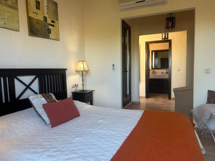 Image No.40-3 Bed Villa / Detached for sale