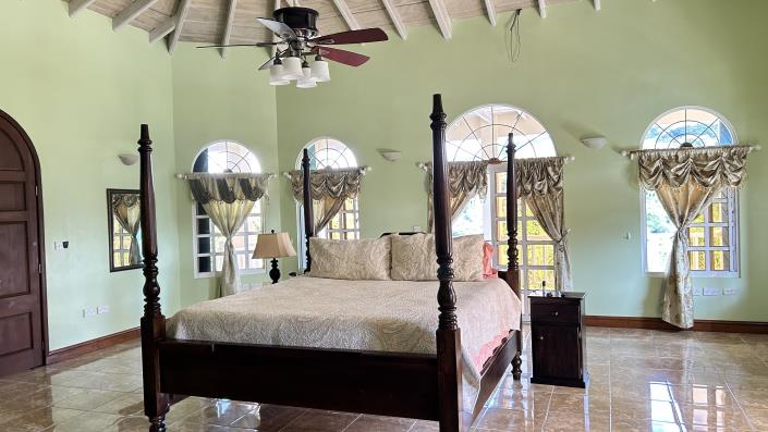 Image No.14-4 Bed Mansion for sale