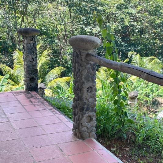 Image No.4-6 Bed Commercial for sale