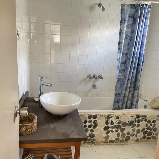 Image No.9-6 Bed Commercial for sale