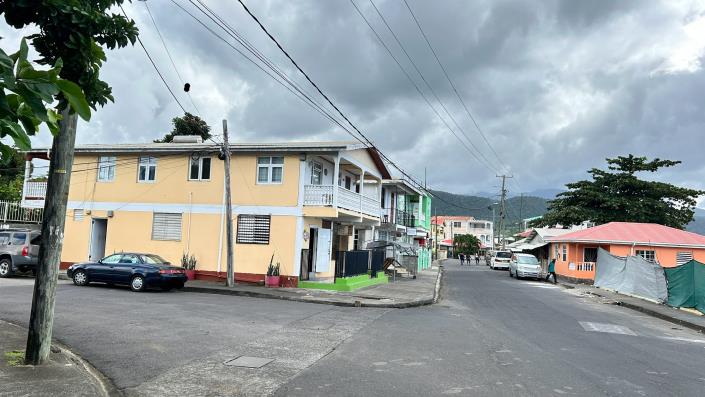 Image No.2-4 Bed Commercial for sale